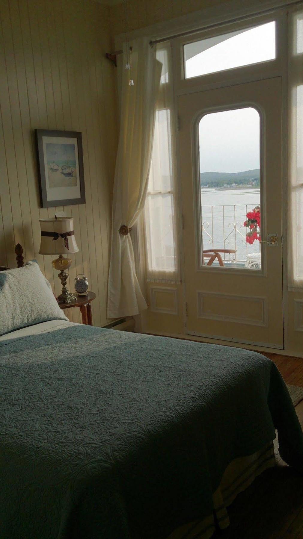 Le Manoir Du Vieux Presbytere Port-Daniel Eksteriør bilde